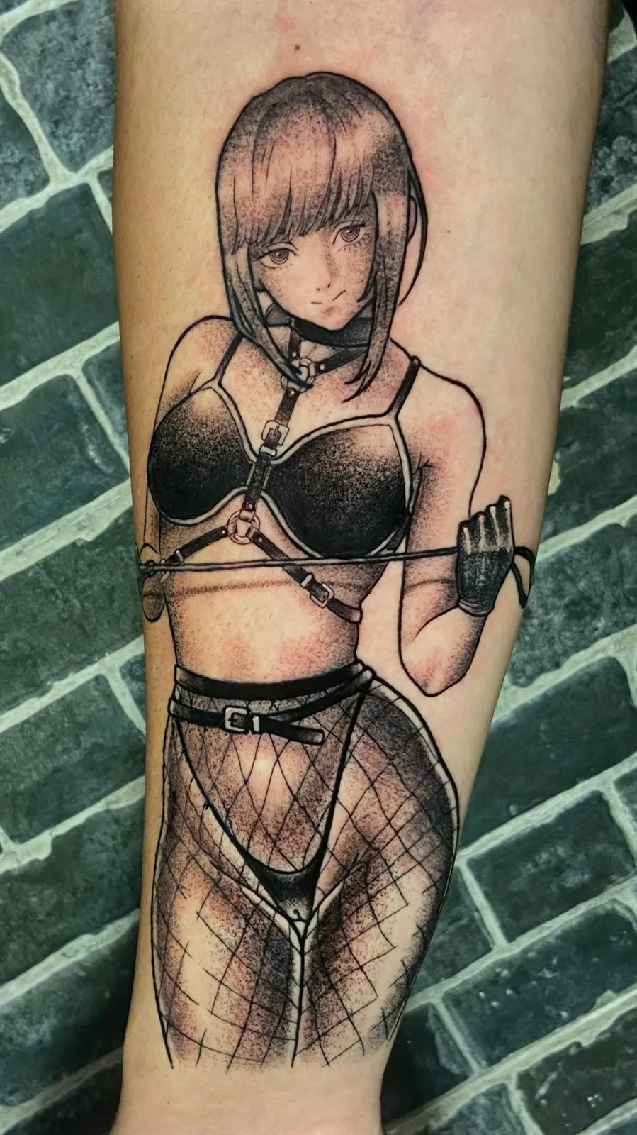 Anime - Personagem feminina preto e cinza
