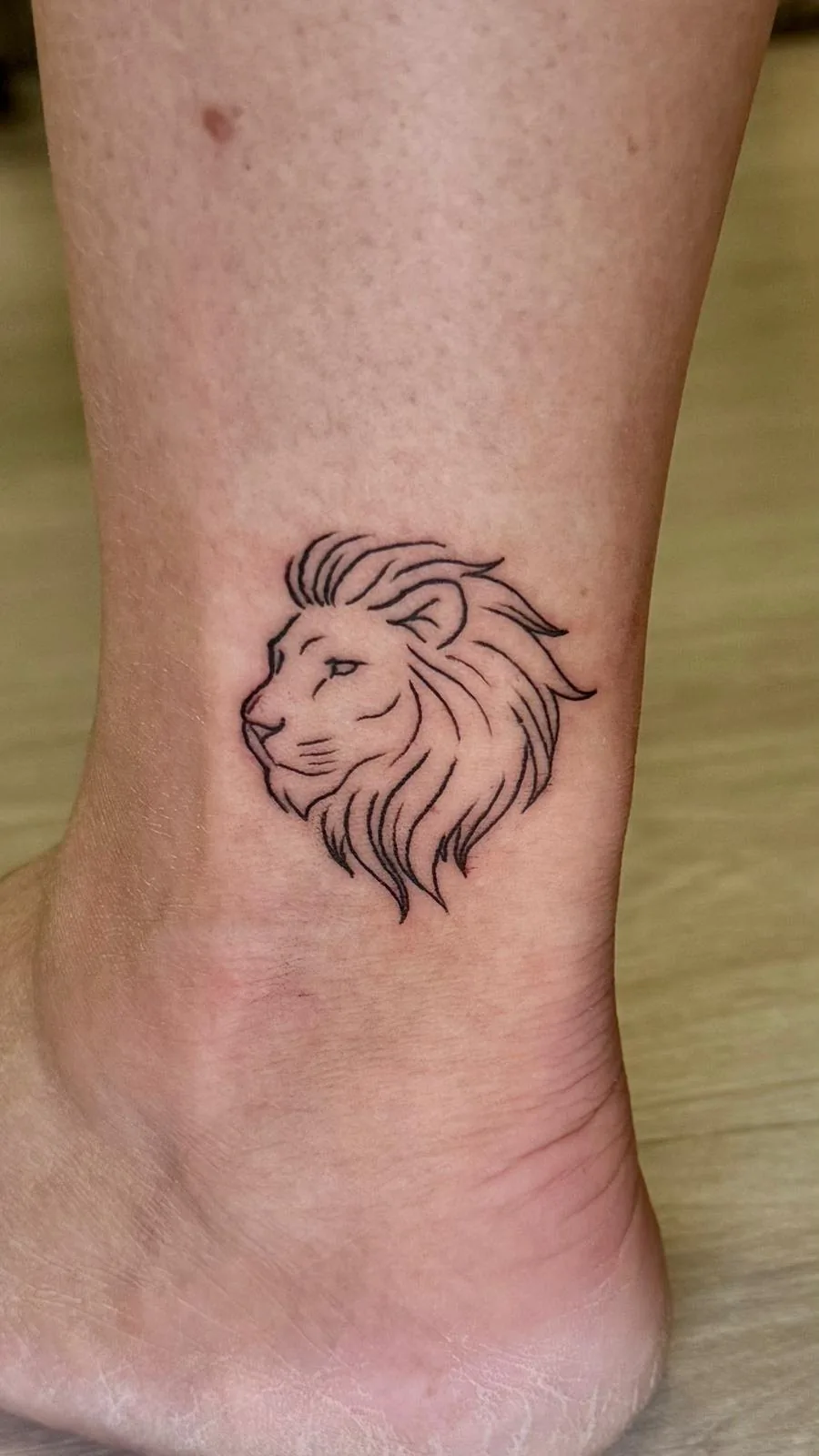 Fine Line - Leão em linework